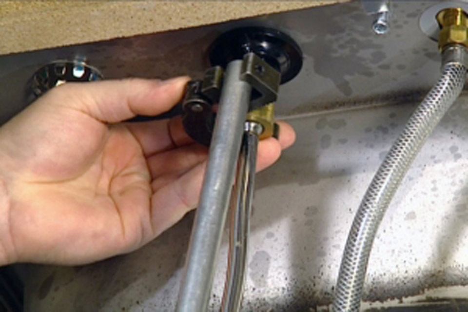 Calling a Plumber How to Unclog a Toilet ∣